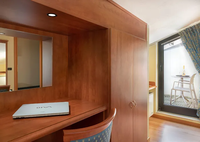 Postumia 호텔 도소부오노