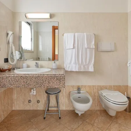 Hotel Postumia 3*