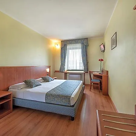 Hotel Postumia 3*