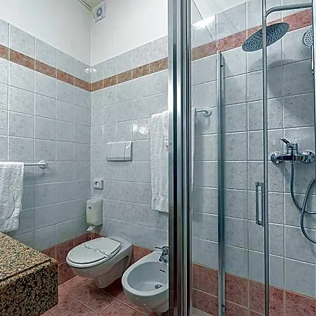 Hotel Postumia 3*