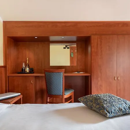 Hotel Postumia 3*